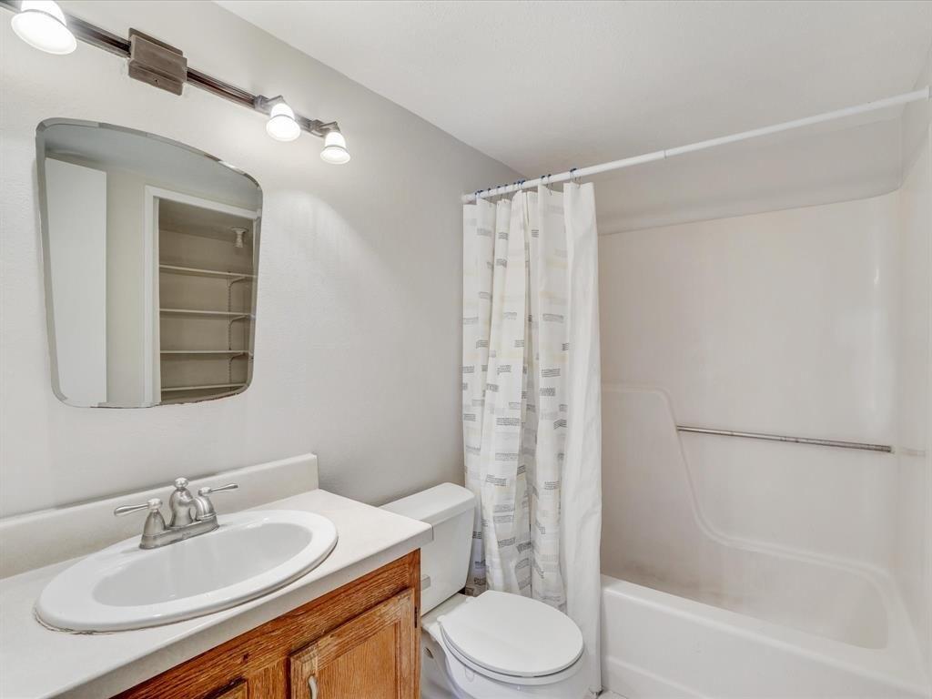 Elliot Ct, The Colony, TX 75056