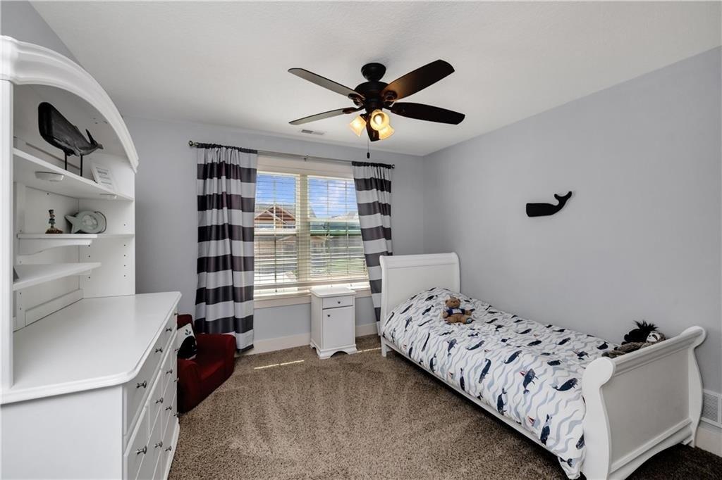 Maple St, Clive, IA 50325
