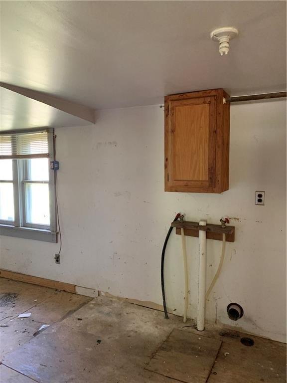 W Dewey St, Shawnee, OK 74801