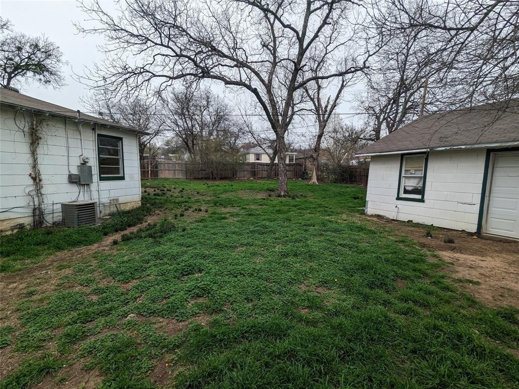 Westwick Dr, River Oaks, TX 76114