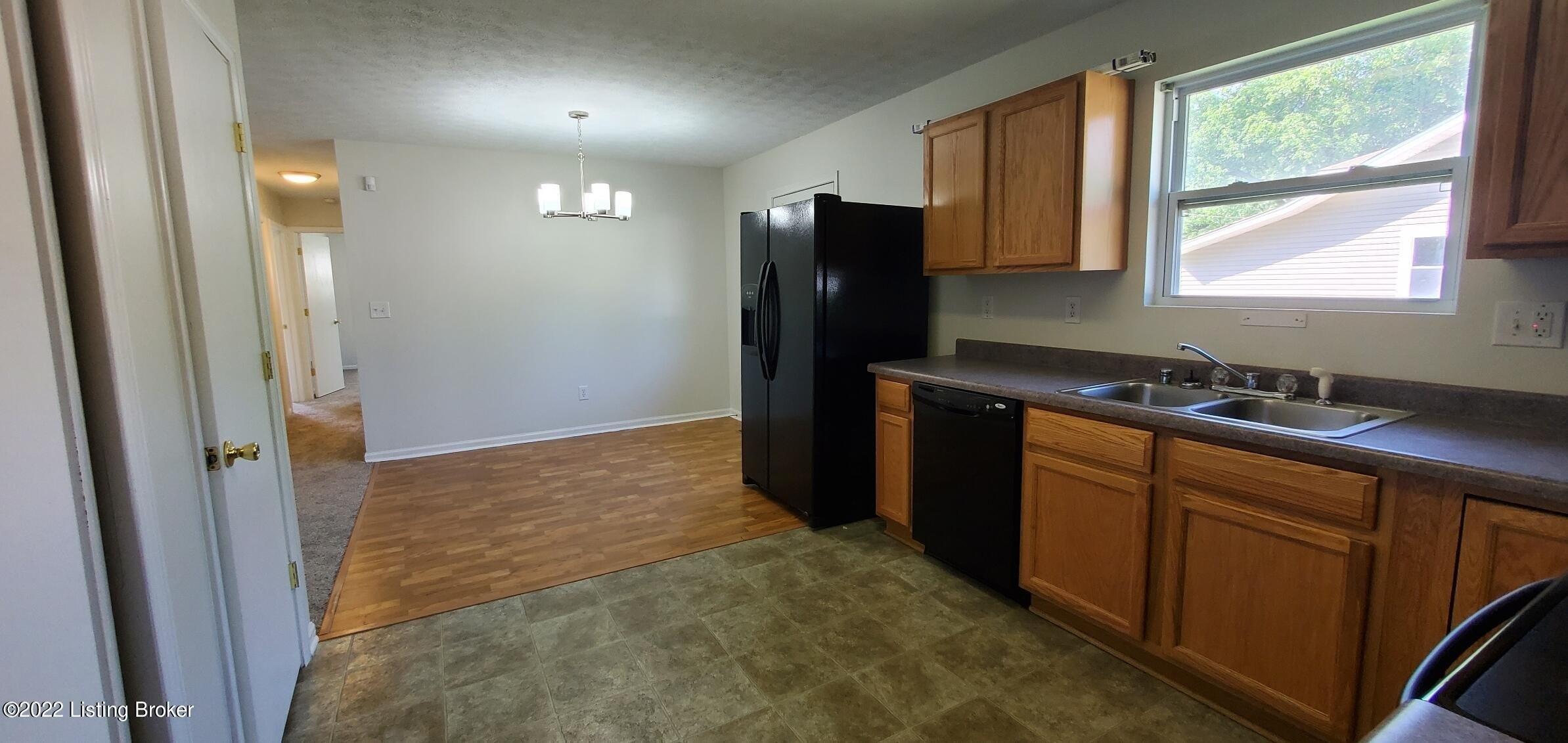 La Vel Ln, Louisville, KY 40216