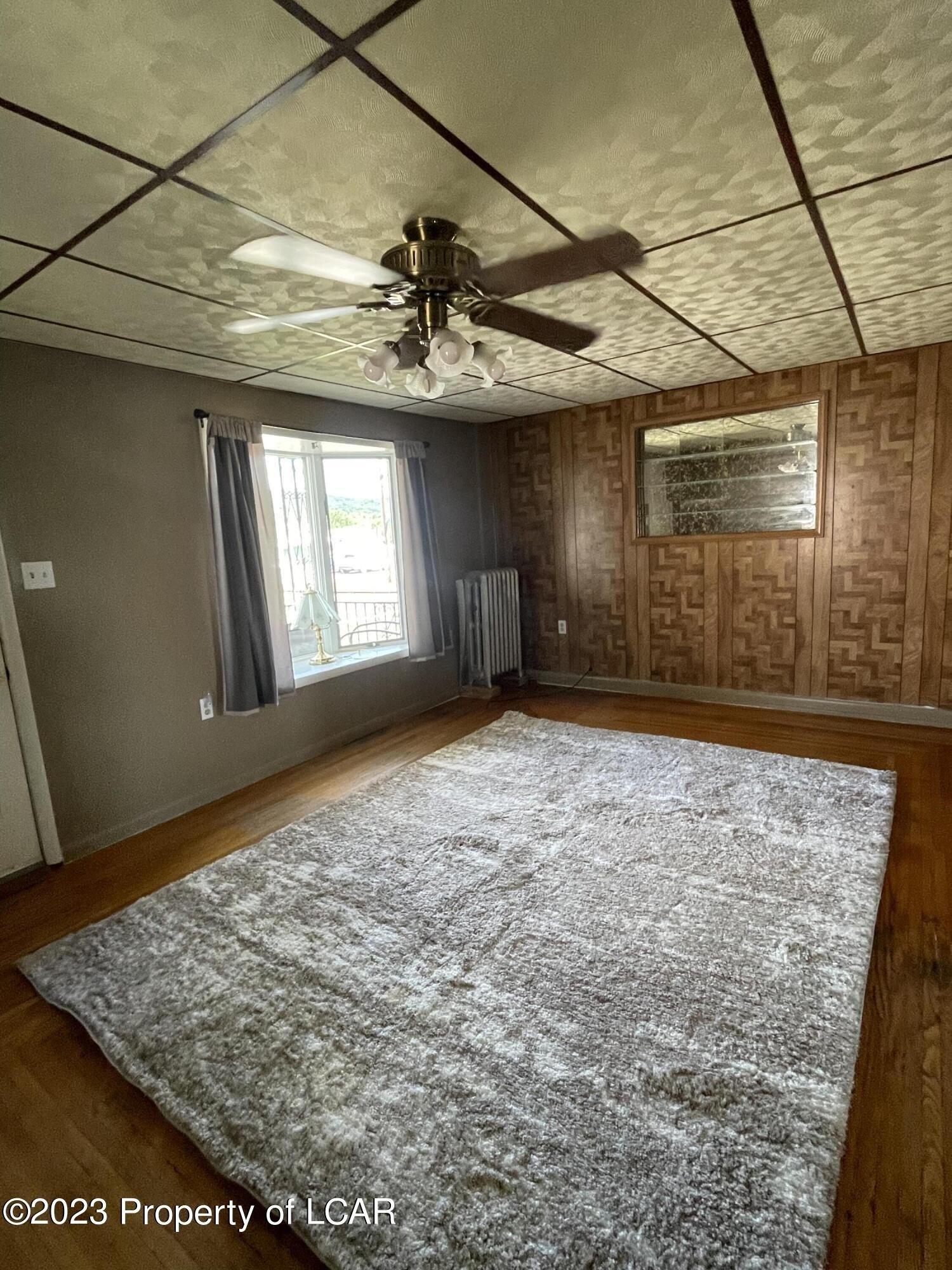 E State St, Larksville, PA 18651