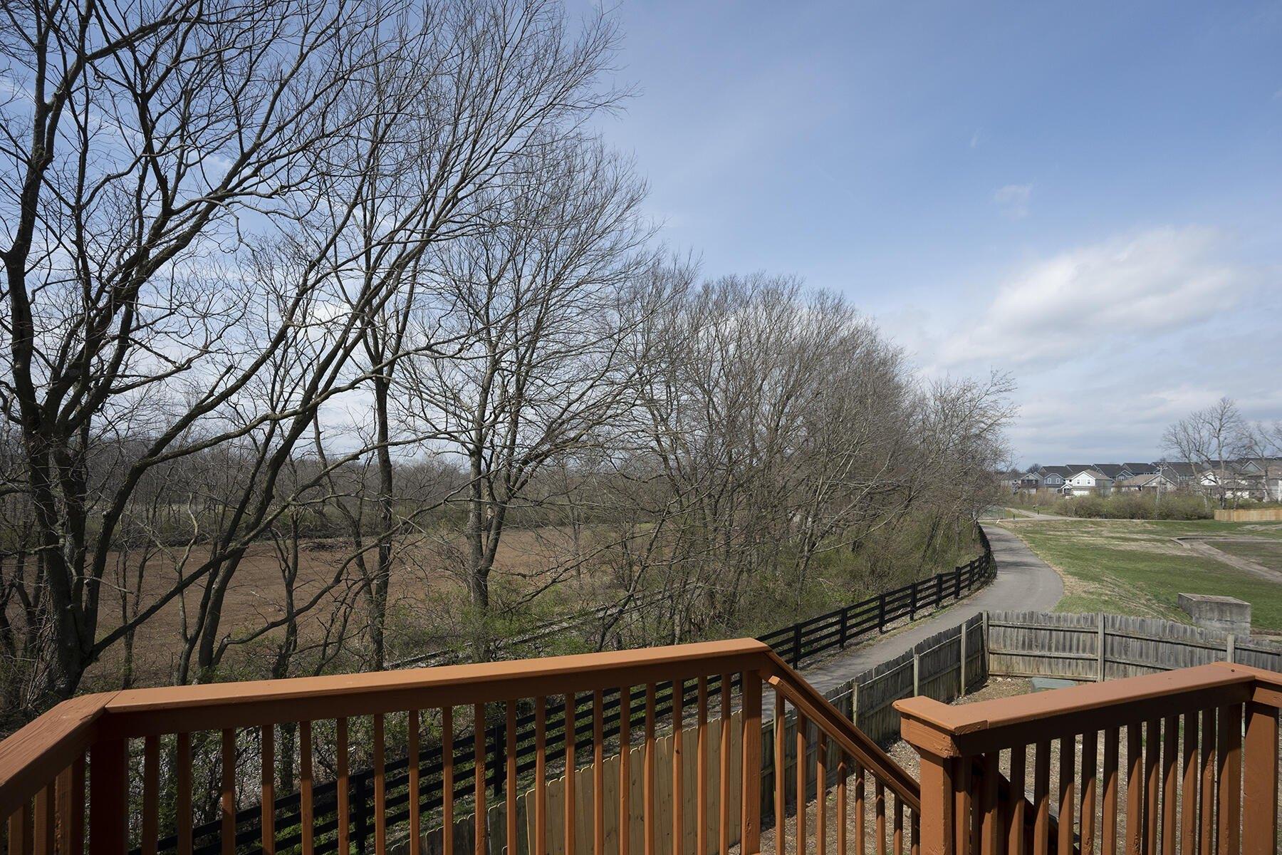 Clover Valley Dr, Lexington, KY 40511
