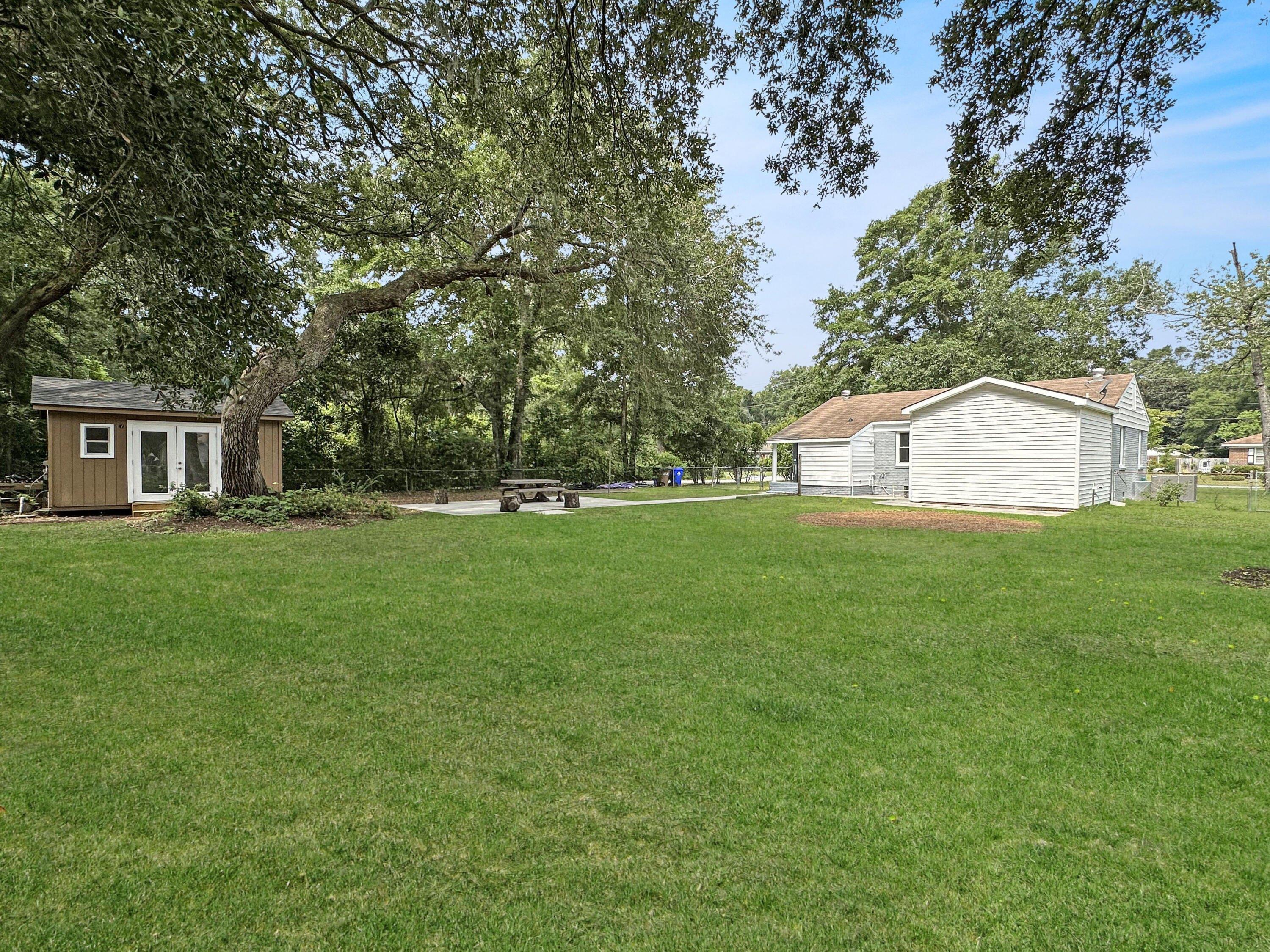 Pauline Ave, Charleston, SC 29412