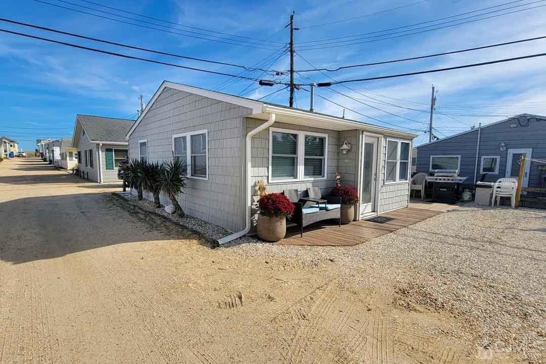 E Bonita Way, Lavallette, NJ 08735