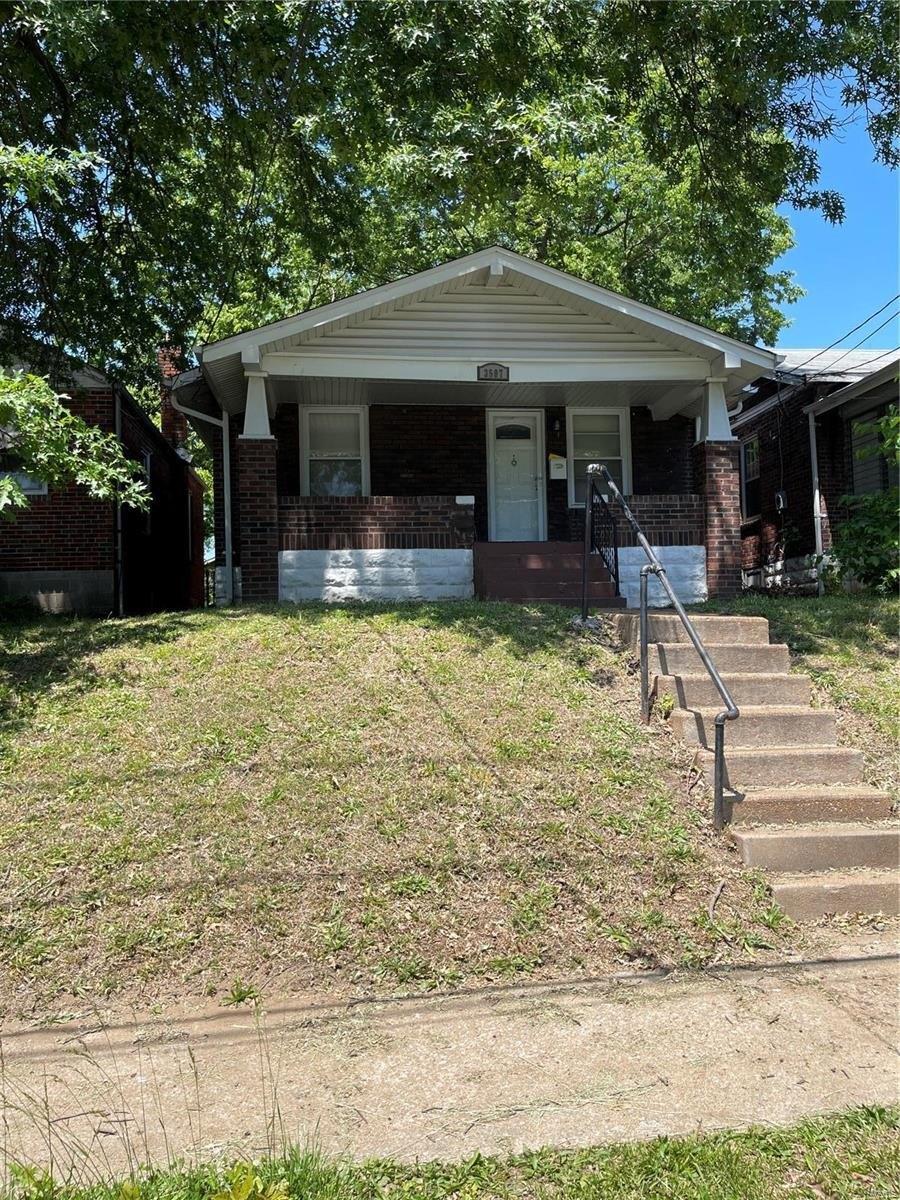 Colonial Ave, Saint Louis, MO 63121