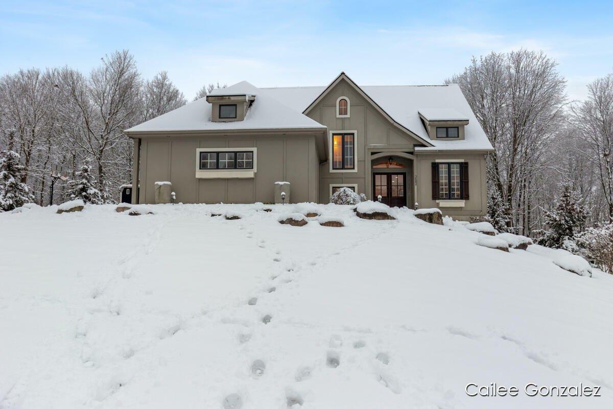 River Isle Ct Ne, Rockford, MI 49341