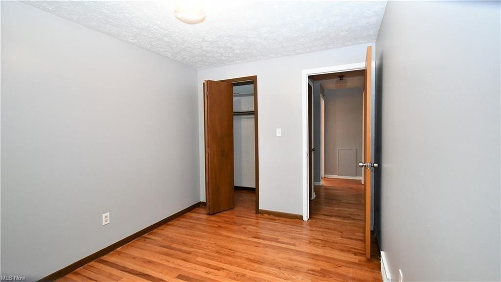 Janice Dr, Maple Heights, OH 44137
