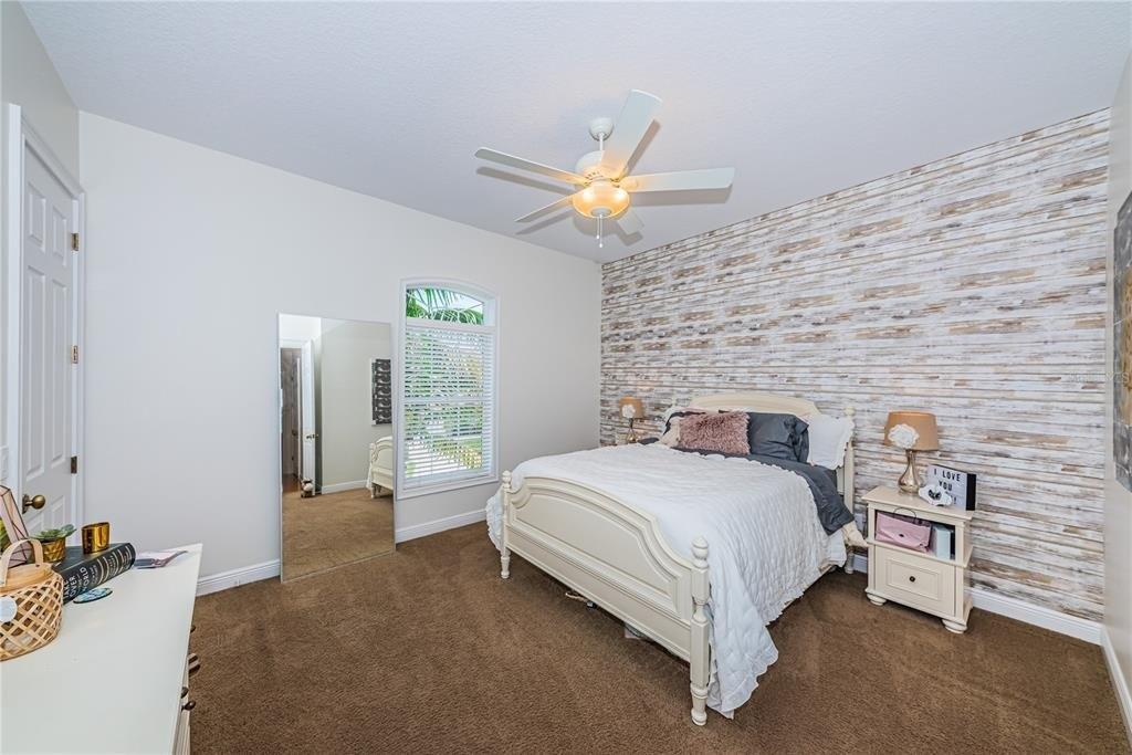 Belleair Dr Ne, Saint Petersburg, FL 33704