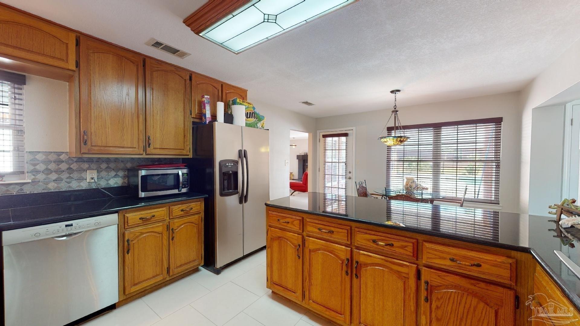 Holley Ct, Navarre, FL 32566