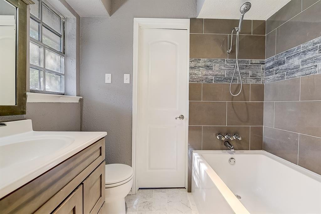 Lancaster Park Dr, Lancaster, TX 75146