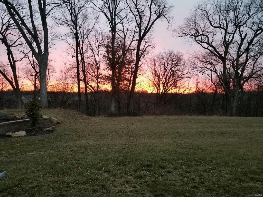 Half Moon Ln, Caseyville, IL 62232