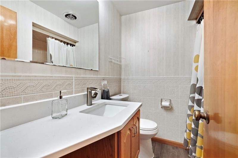 Clair Dr, Pittsburgh, PA 15241