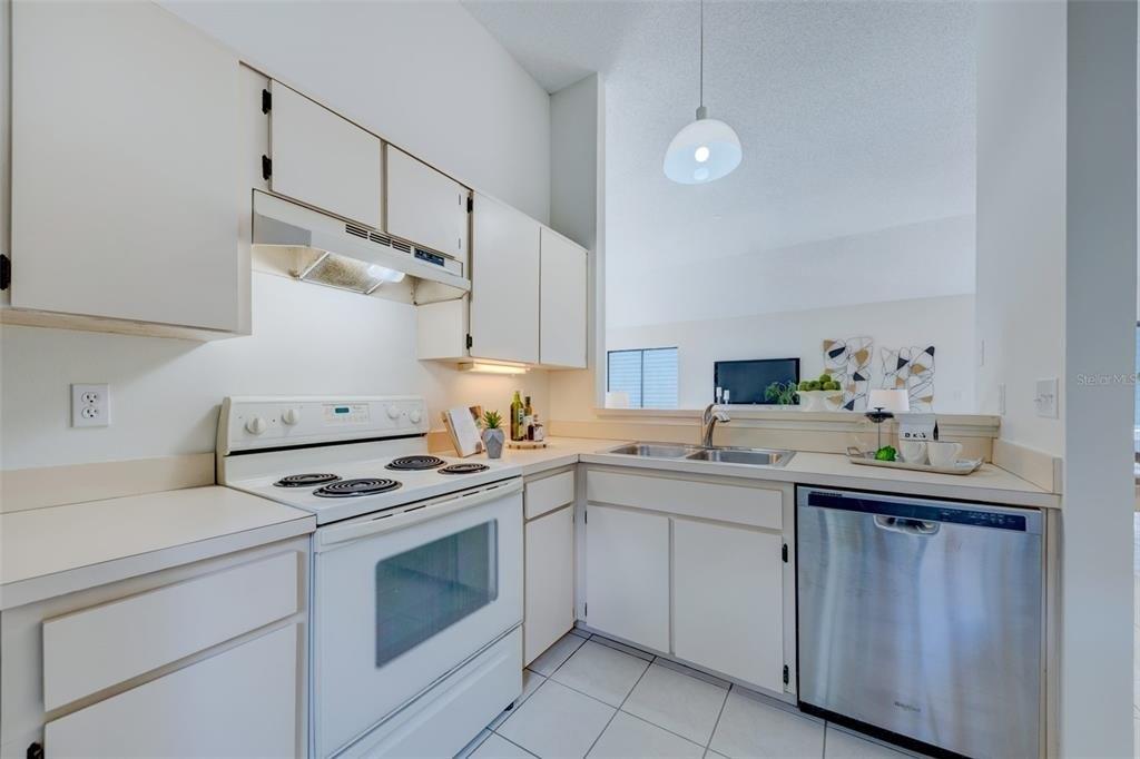 Greenglen Cir, Palm Harbor, FL 34684