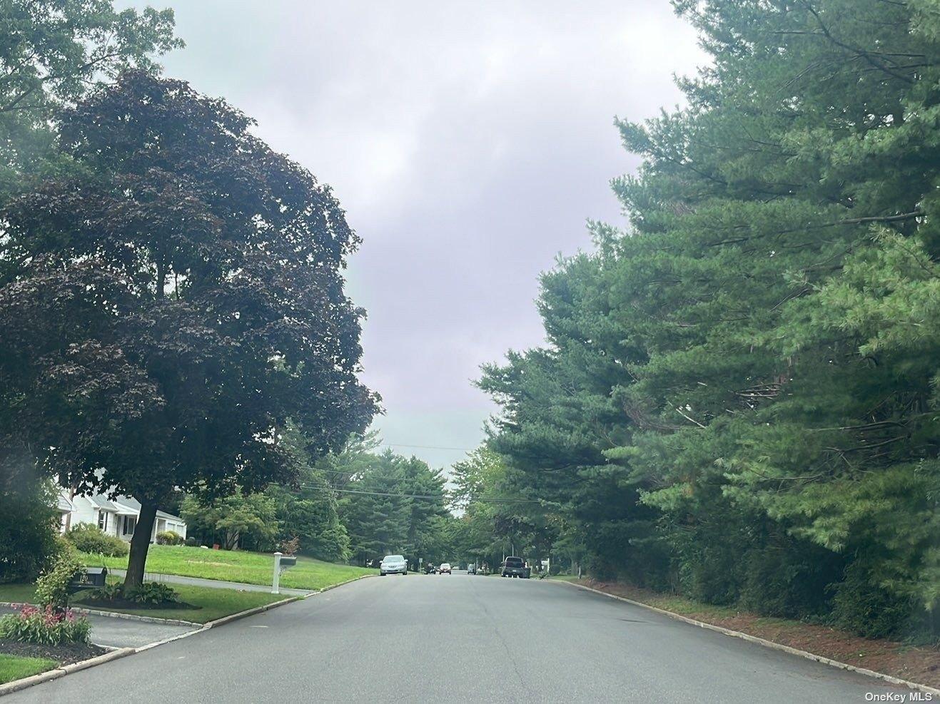 Sycamore Cir, Stony Brook, NY 11790