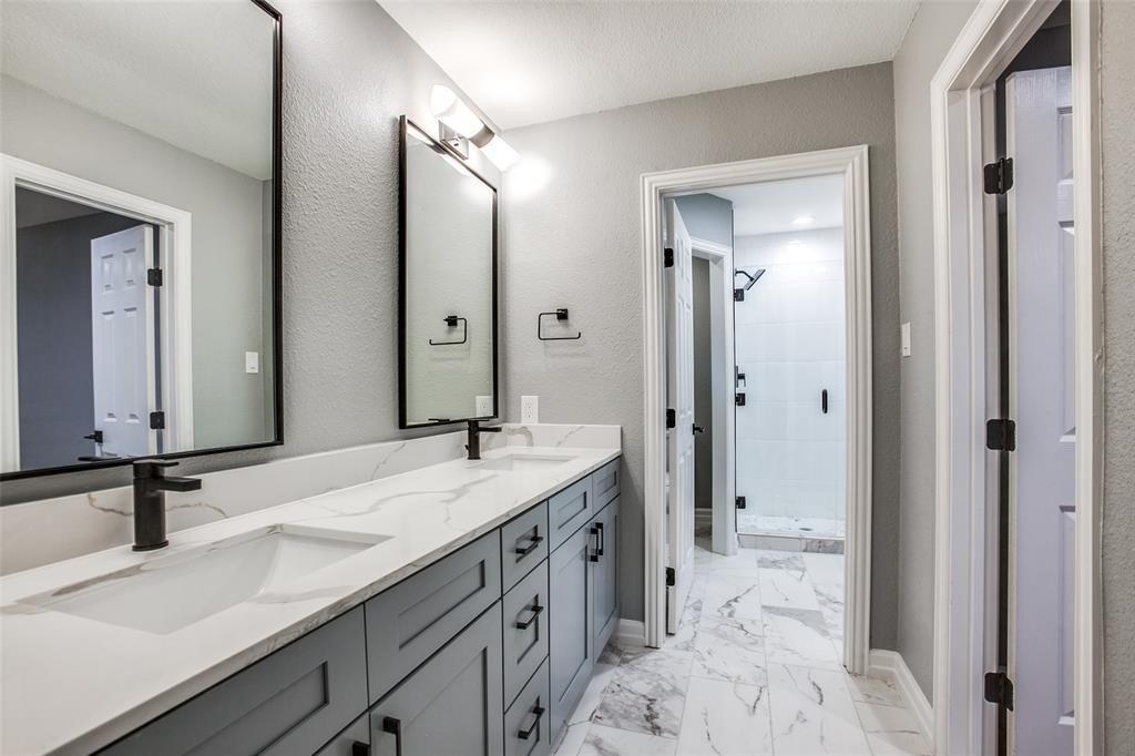 Moss Farm Ln, Dallas, TX 75243