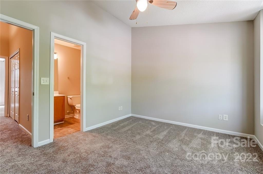 Holly Ridge Blvd, Charlotte, NC 28216