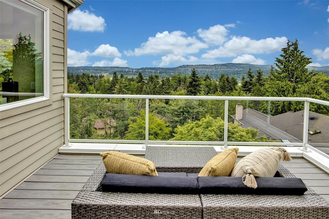 94th Pl Se, Mercer Island, WA 98040