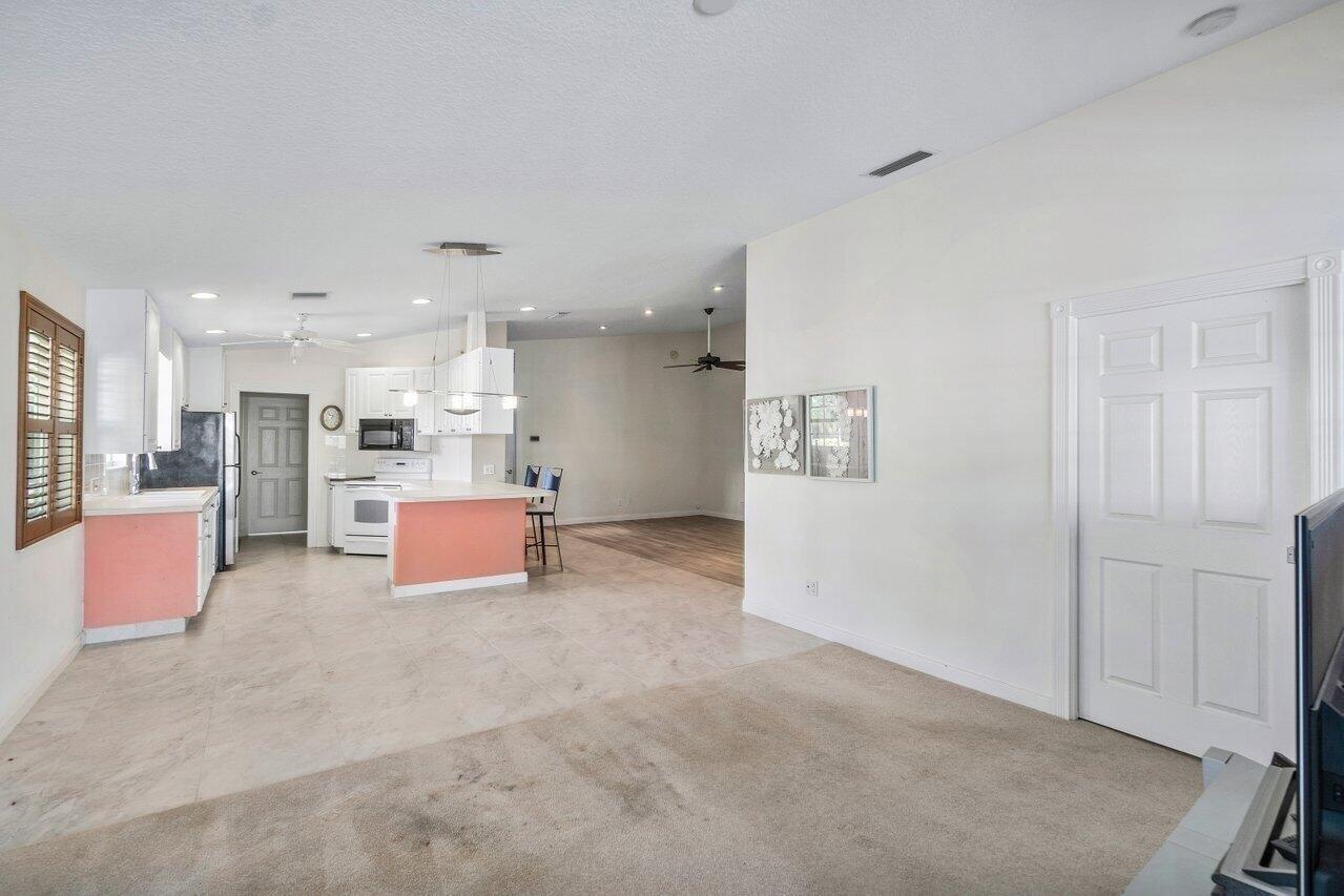 Magnolia Bay Cir, Palm Beach Gardens, FL 33418