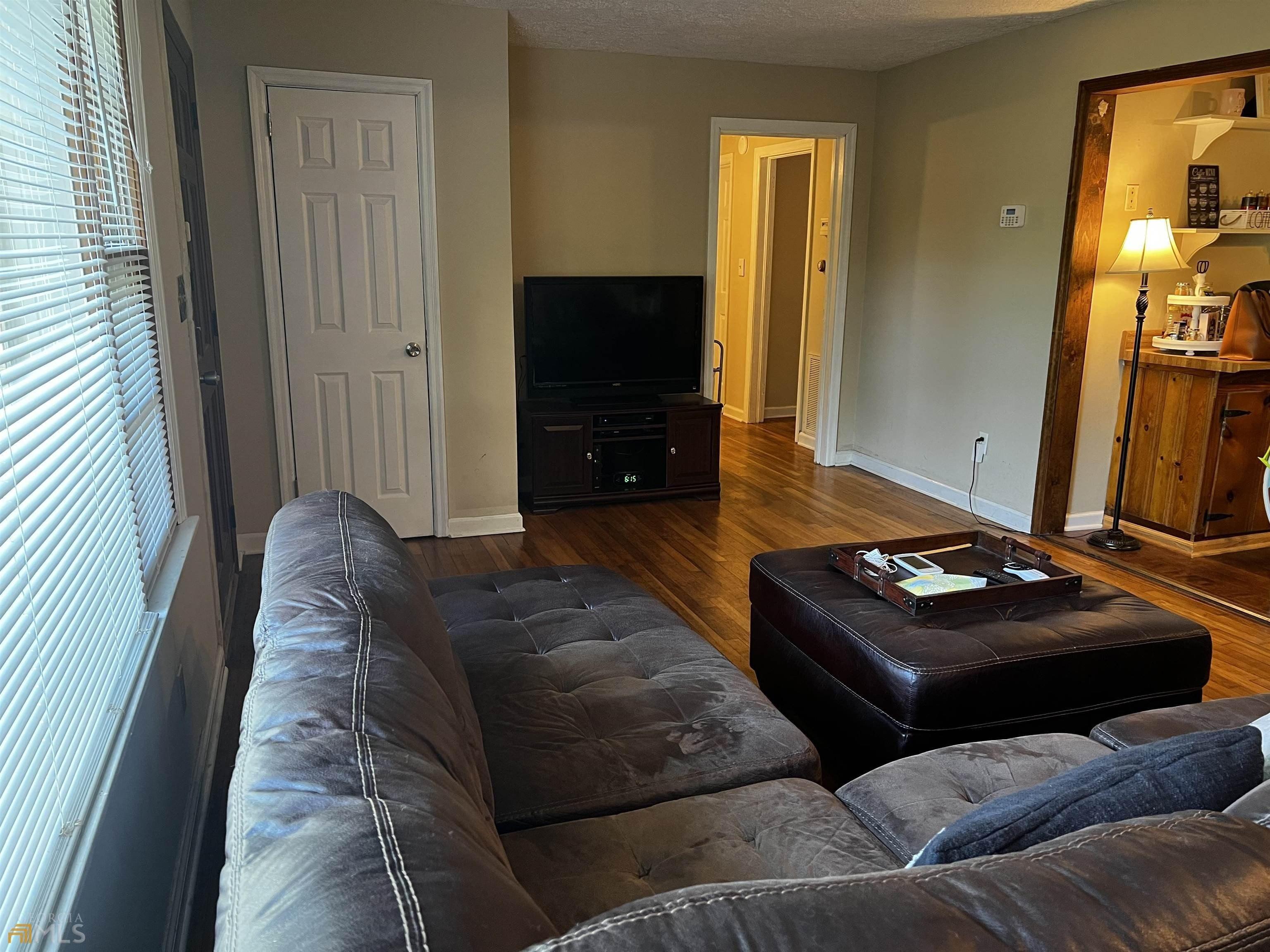 Sandy Beach Ter Nw, Rome, GA 30165