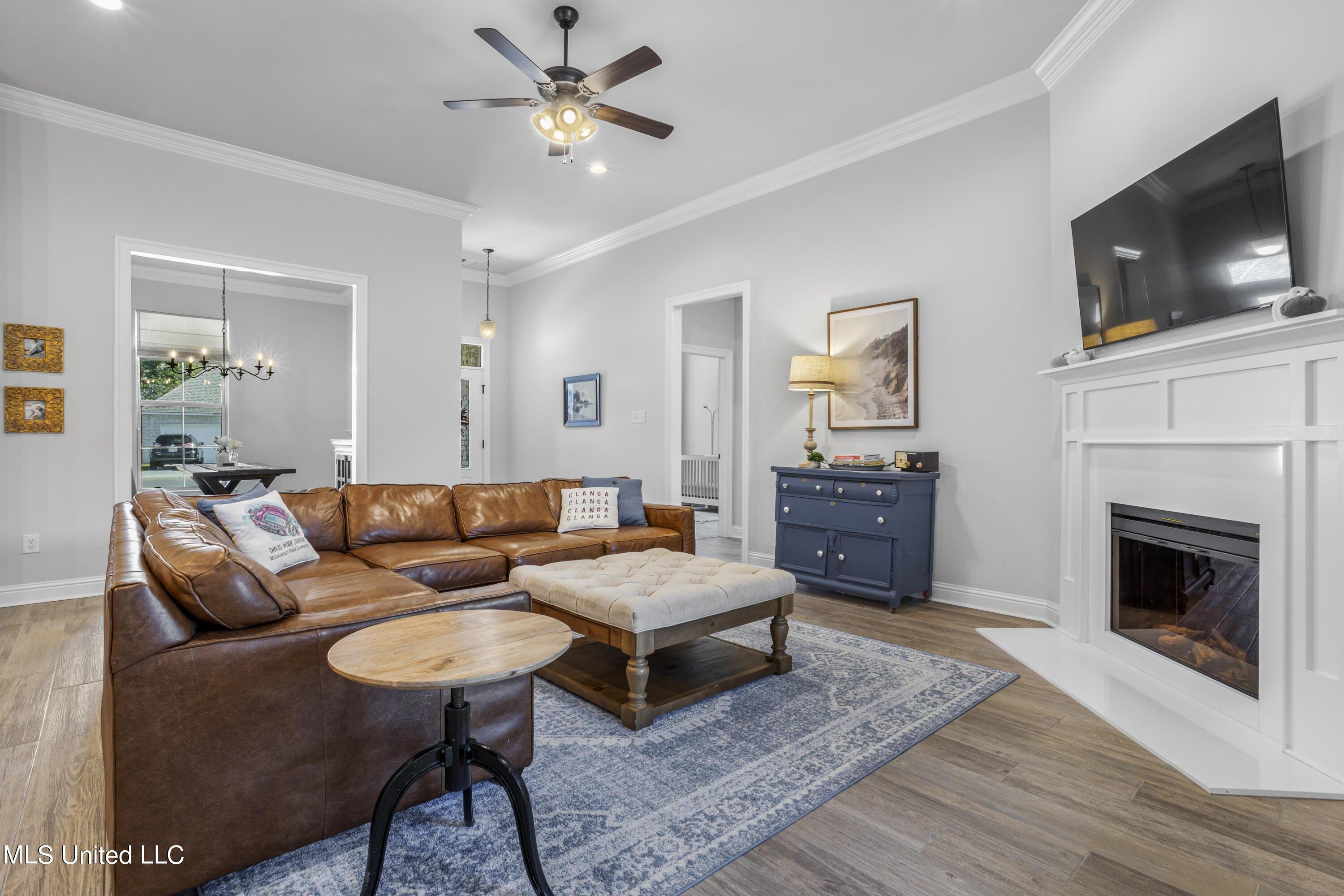 Osprey Dr, Ocean Springs, MS 39564