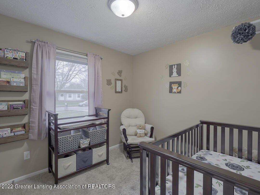 Wendy Cir, Lansing, MI 48911