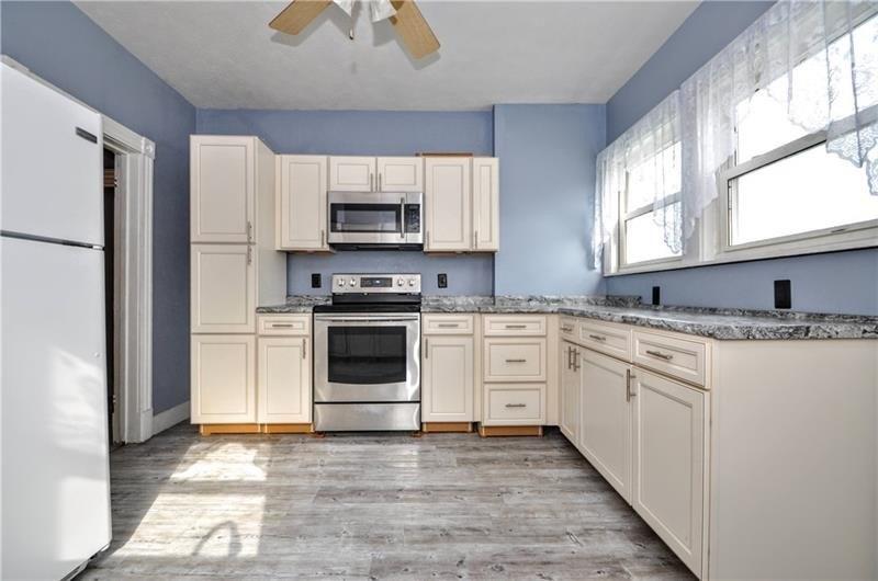 Floral Ave, Leechburg, PA 15656