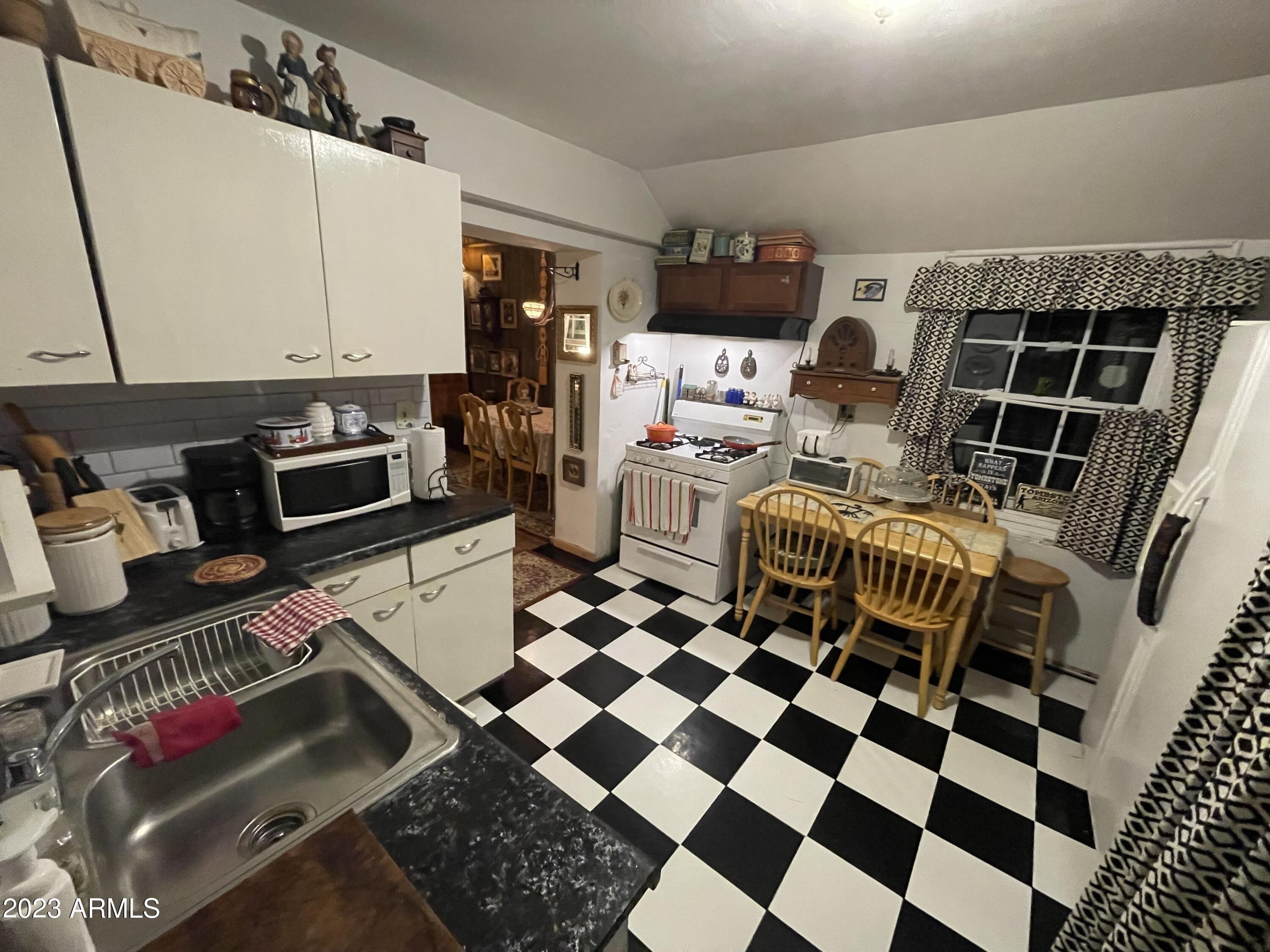 N 7th St, Sierra Vista, AZ 85635
