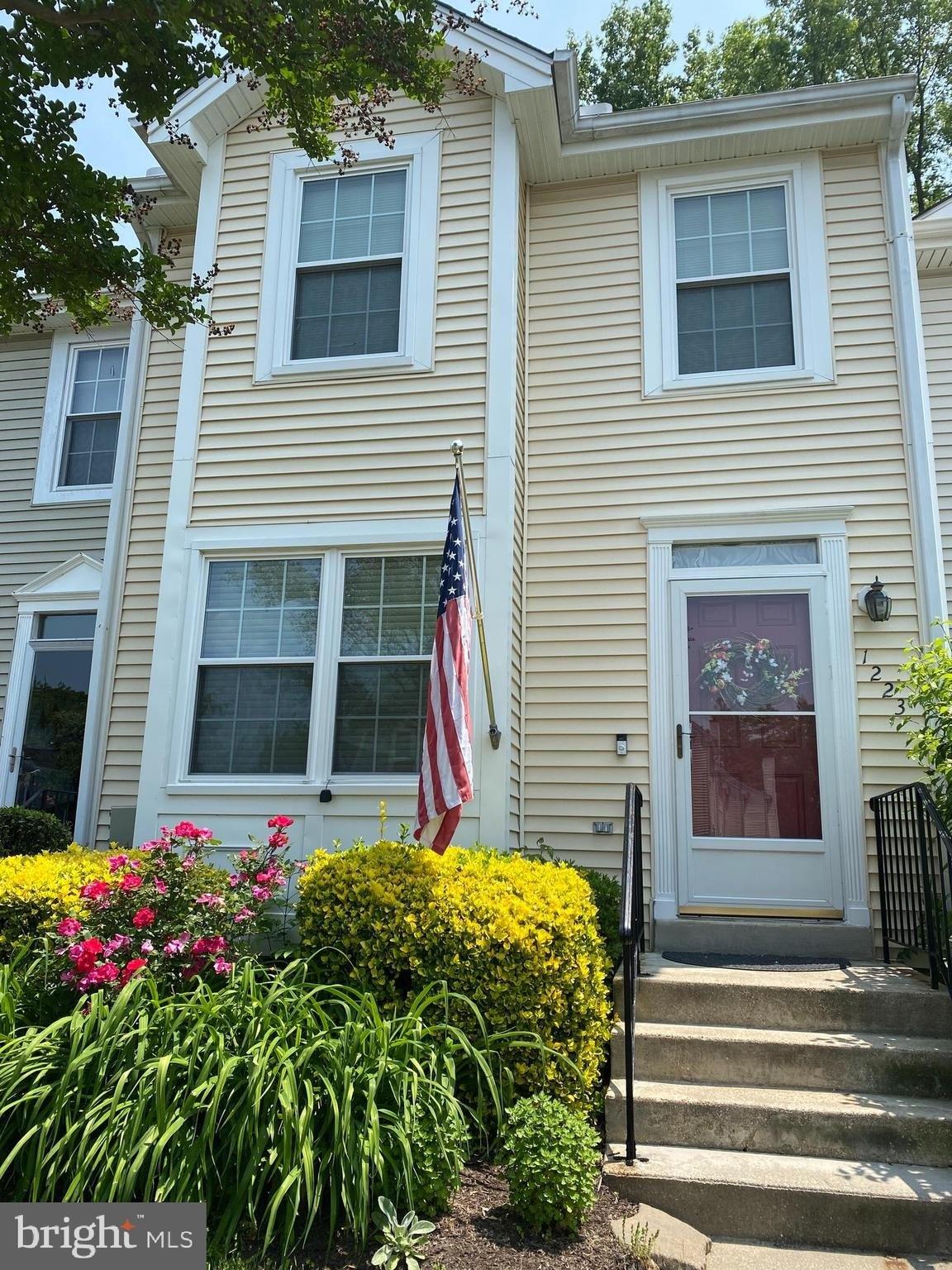 Martha Greenleaf Dr, Crofton, MD 21114