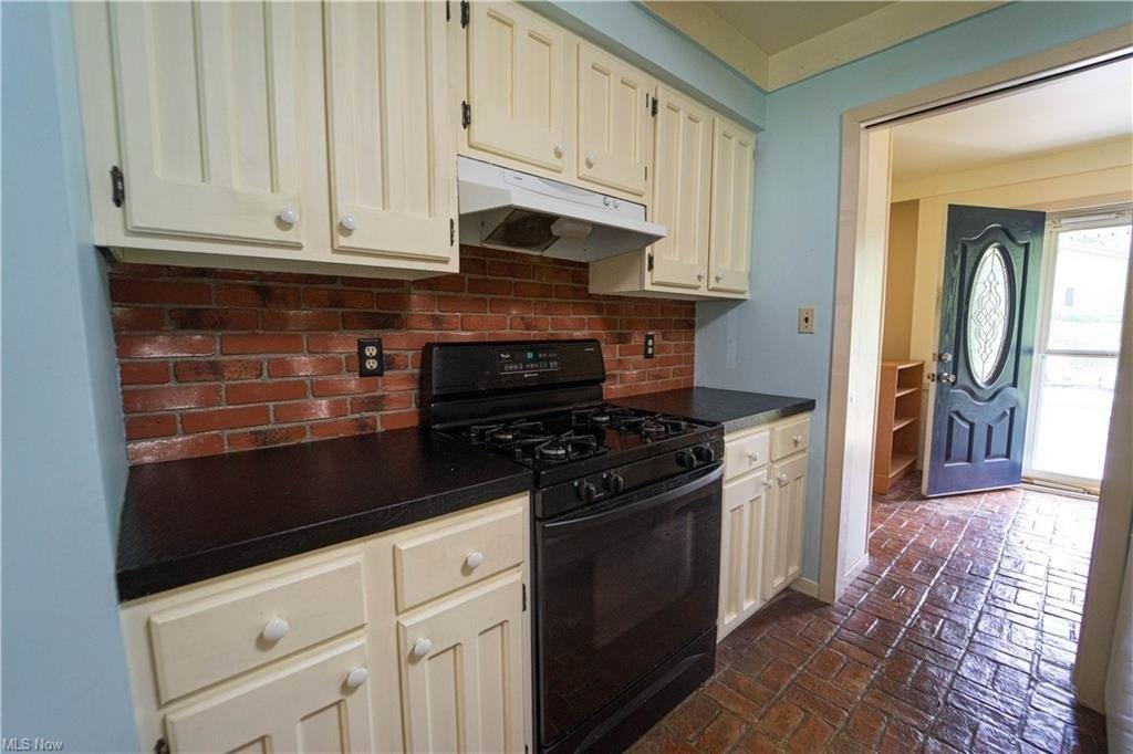 Fair Oaks Dr, Norton, OH 44203