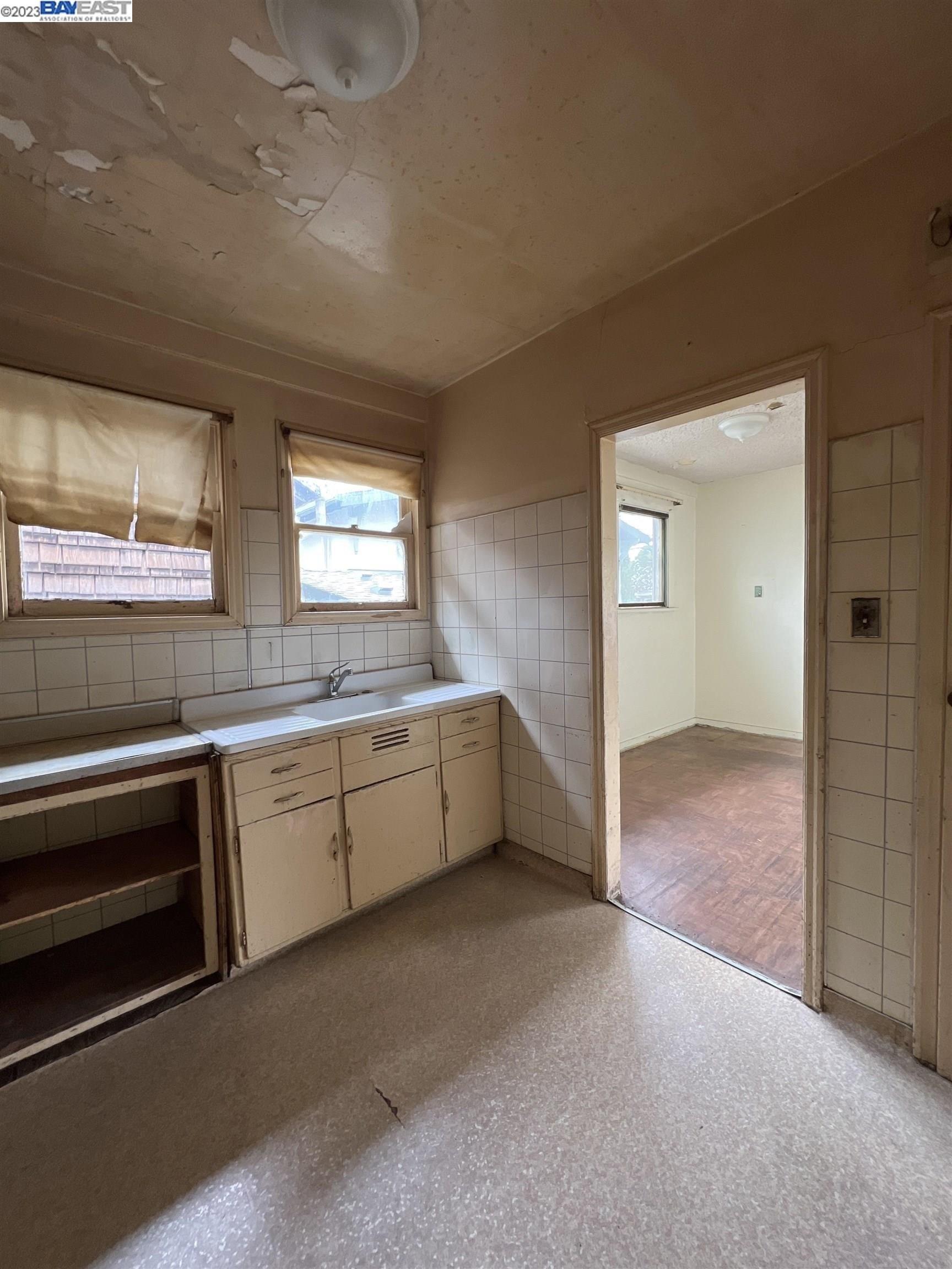 49th St, Oakland, CA 94609