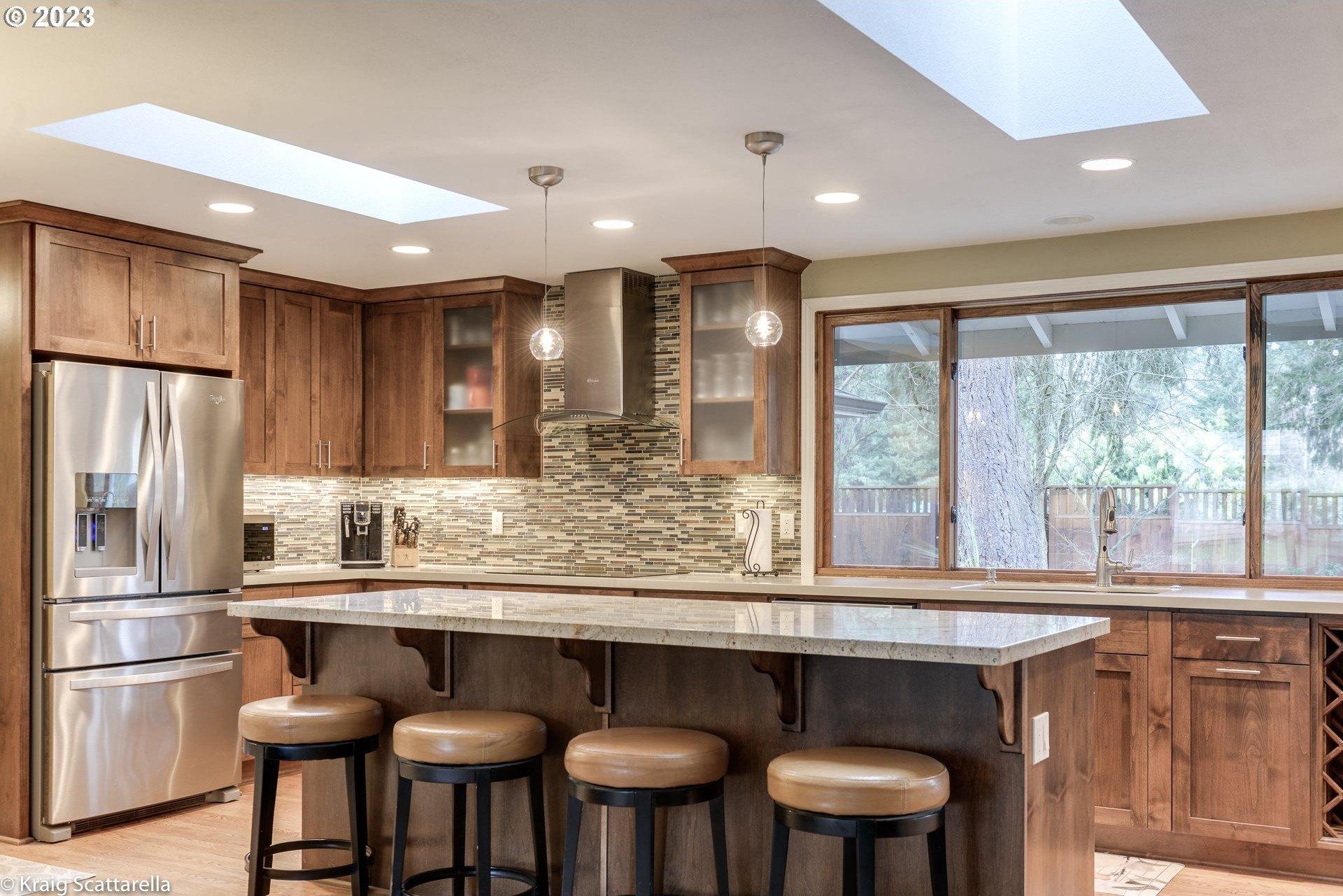 Benfield Ave, Lake Oswego, OR 97035