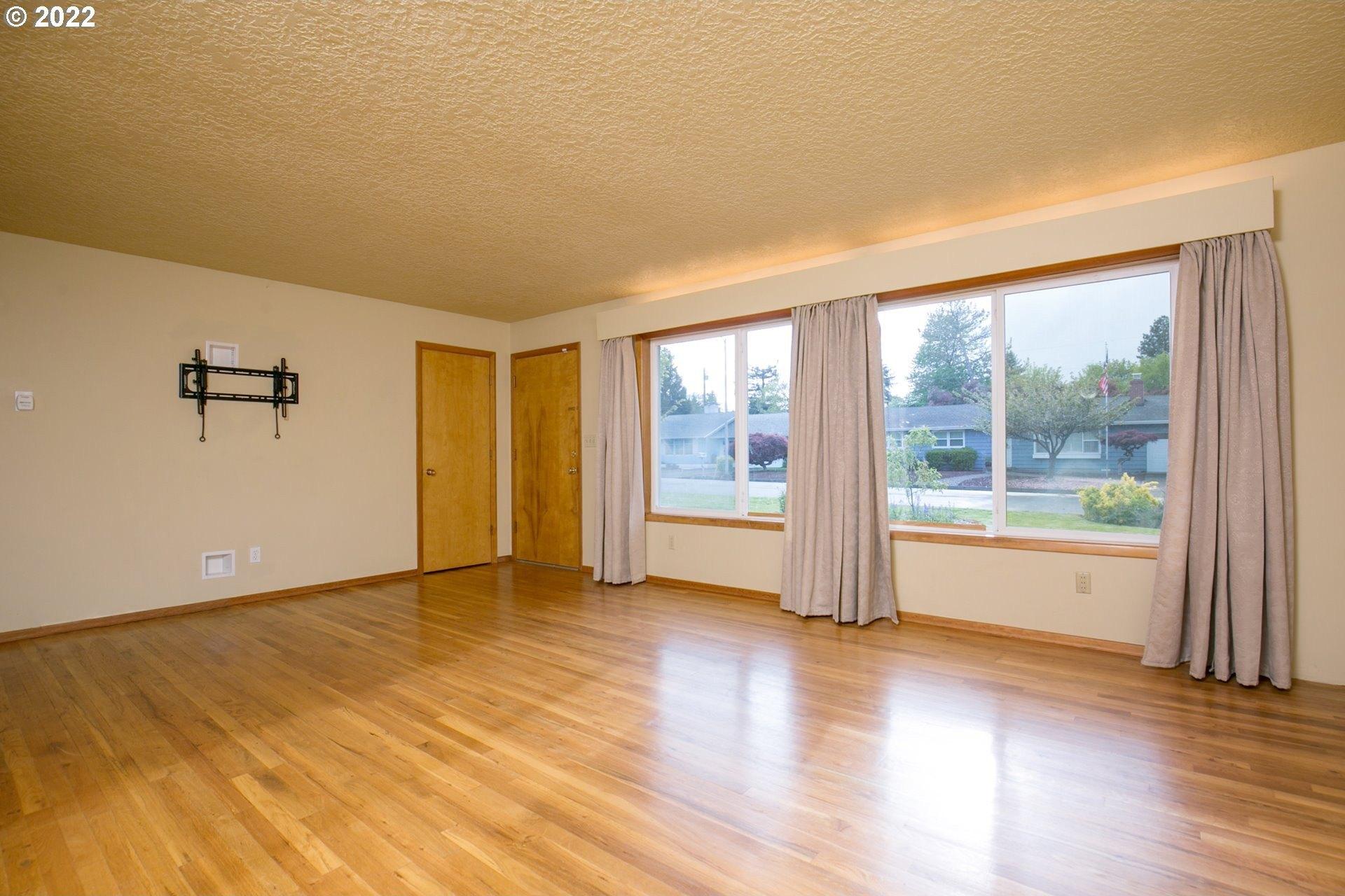 Dayton Ave, Vancouver, WA 98664