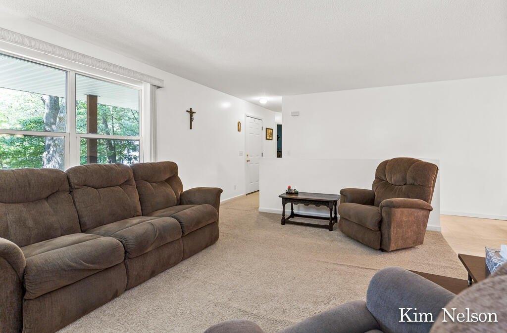 Oak River Ln, Muskegon, MI 49445