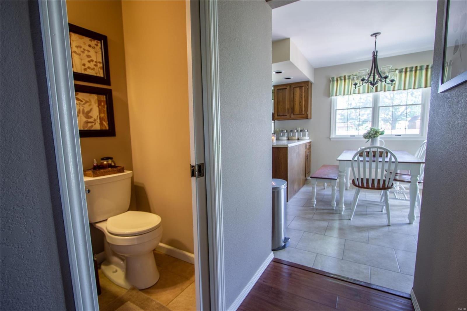 Sunray Dr, Highland, IL 62249