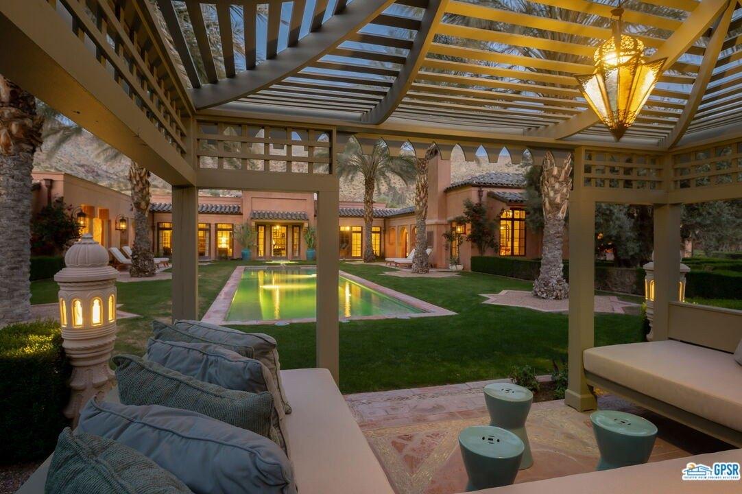 Avenida Sevilla, Palm Springs, CA 92264