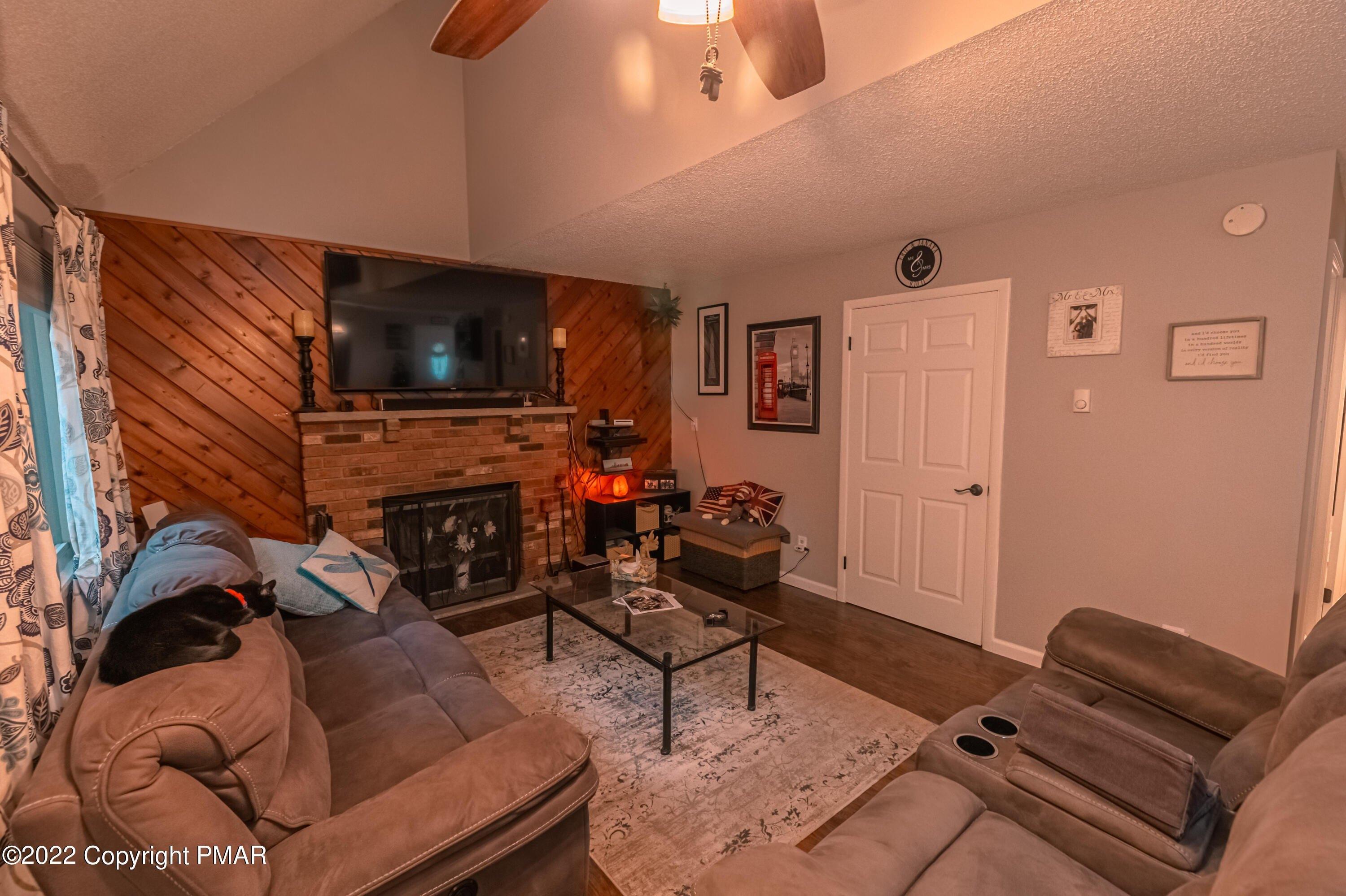 Burntwood Dr, East Stroudsburg, PA 18301
