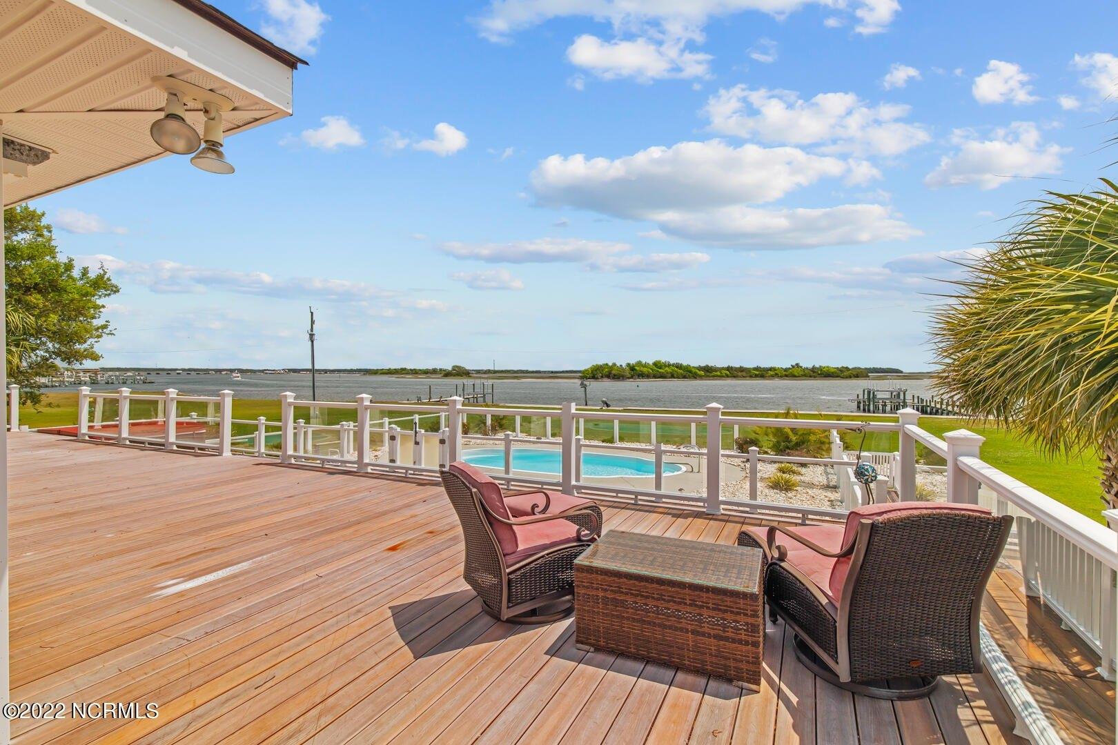 Barbour Point Rd, Swansboro, NC 28584