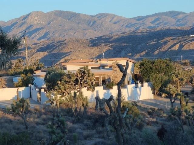Hoopa Trl, Yucca Valley, CA 92284