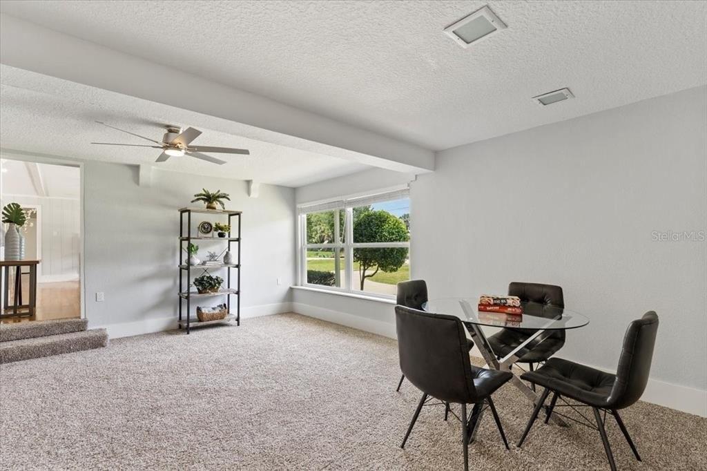 W 1st Ave, Windermere, FL 34786