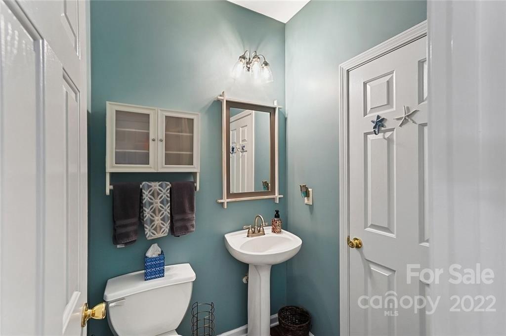 Pamlico Ln, Mooresville, NC 28117