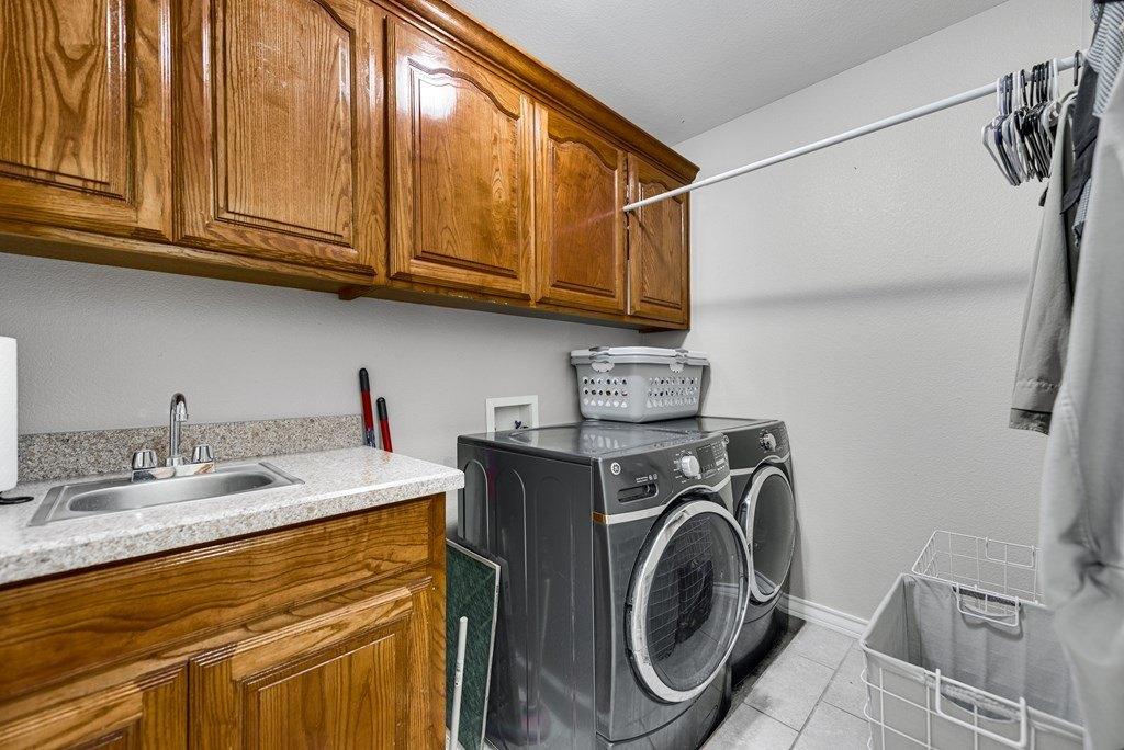 Queens Ct, Midland, TX 79707