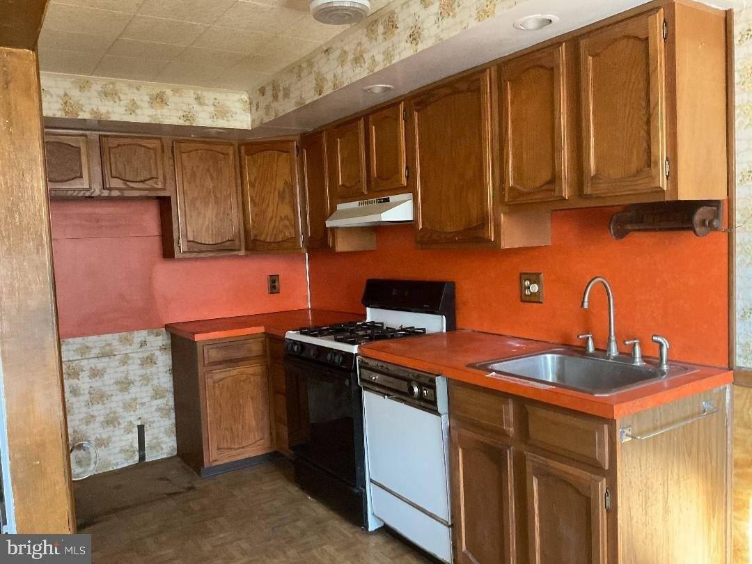 Magnolia Ave, Glenolden, PA 19036