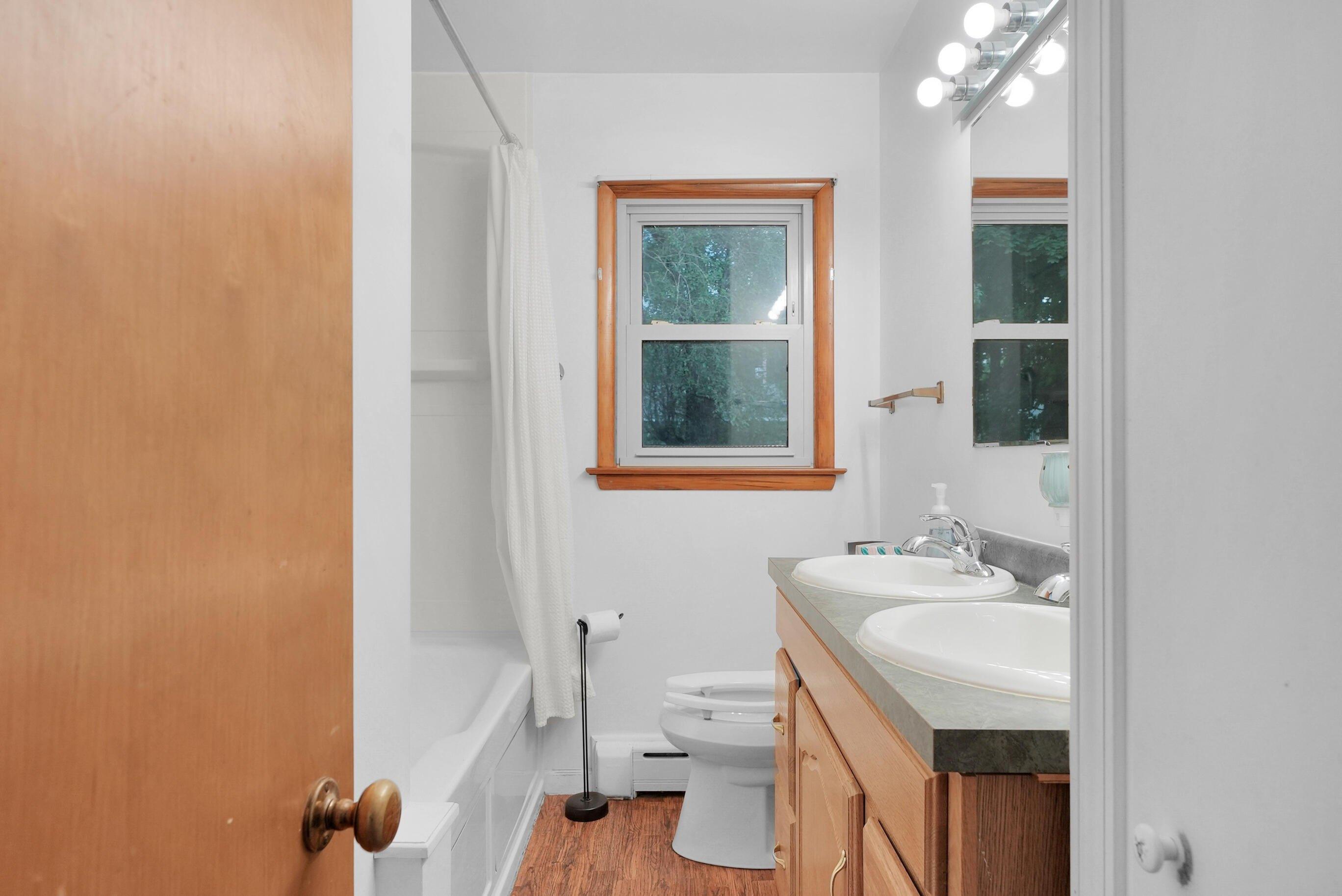 Badger Ave Sw, Wyoming, MI 49509