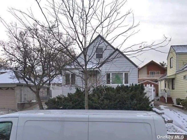 20th Ave, Whitestone, NY 11357