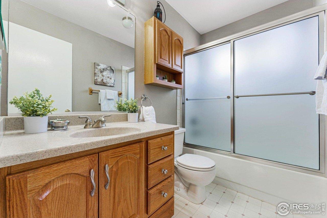 Bryant Cir, Broomfield, CO 80020