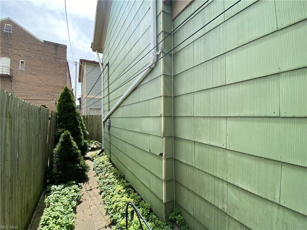 Jackson St, East Liverpool, OH 43920