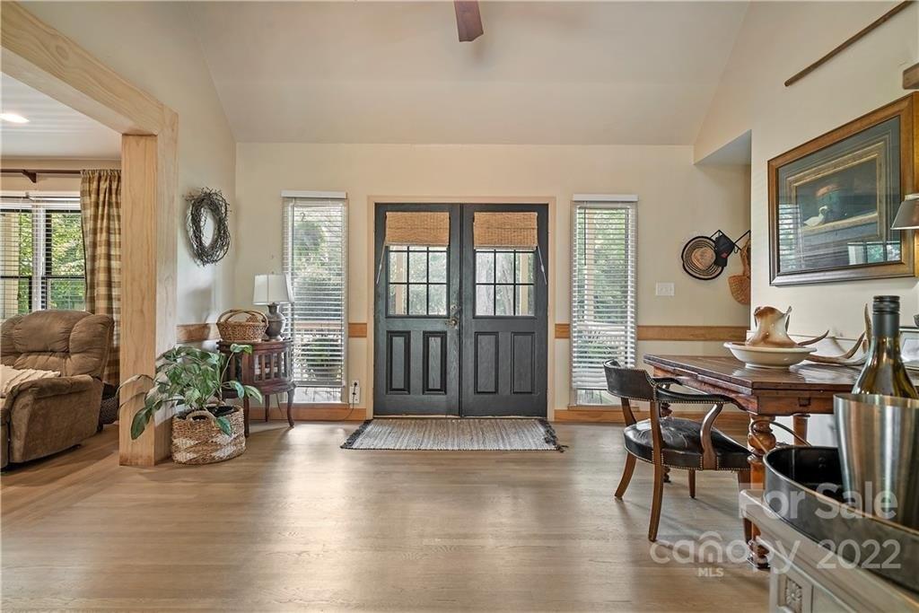 Twelve Mile Creek Rd, Matthews, NC 28104
