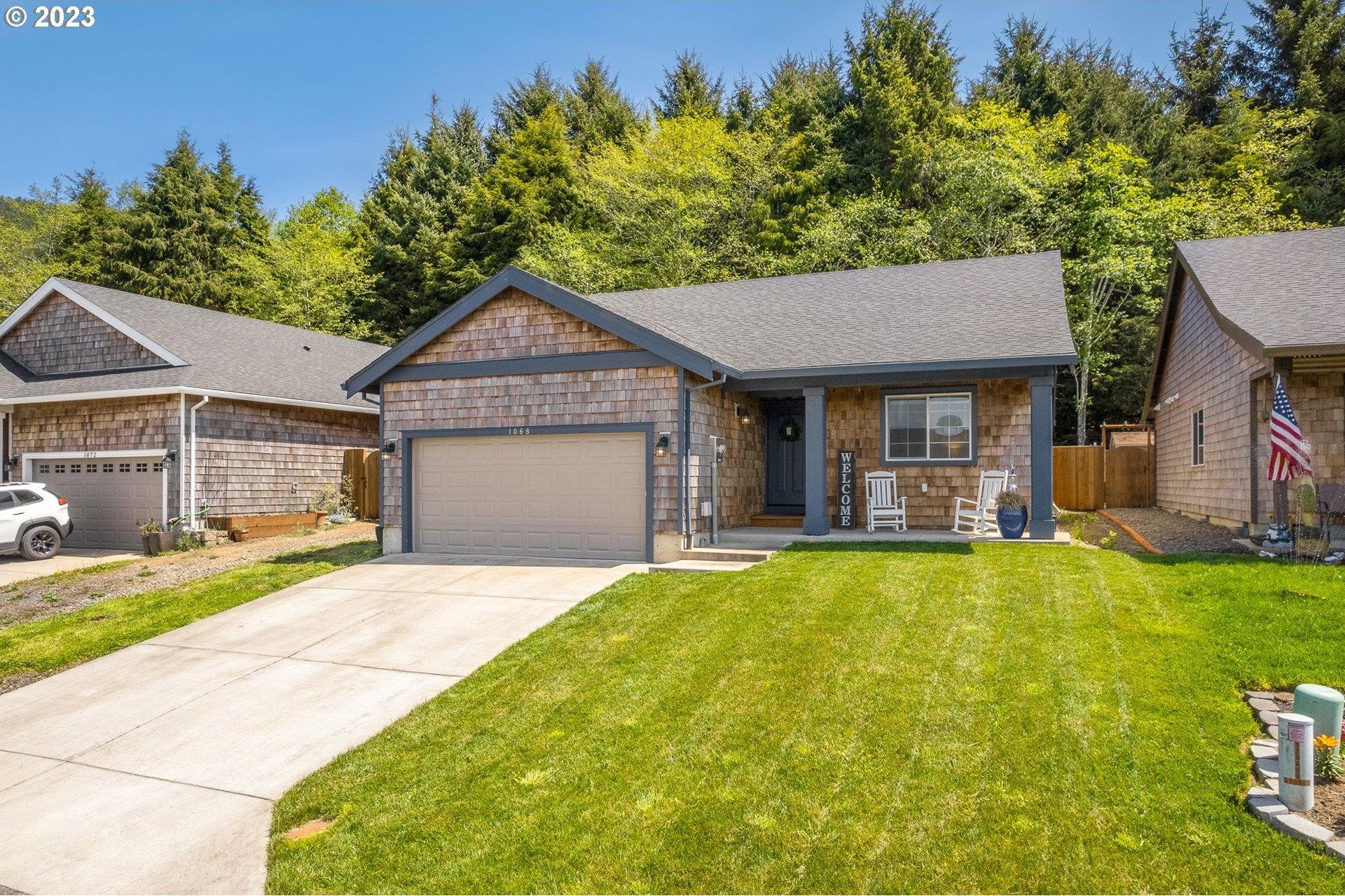 Necarney St, Rockaway Beach, OR 97136