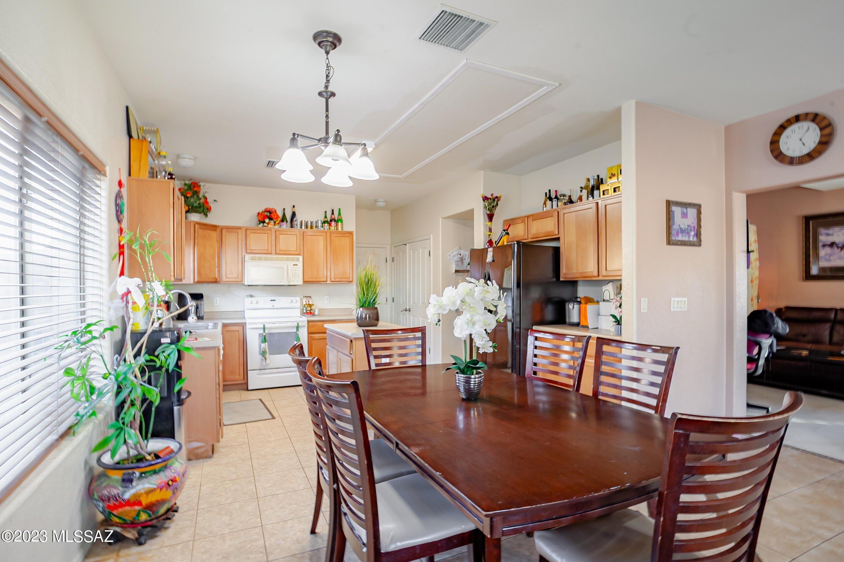 W Coppertail Dr, Marana, AZ 85653